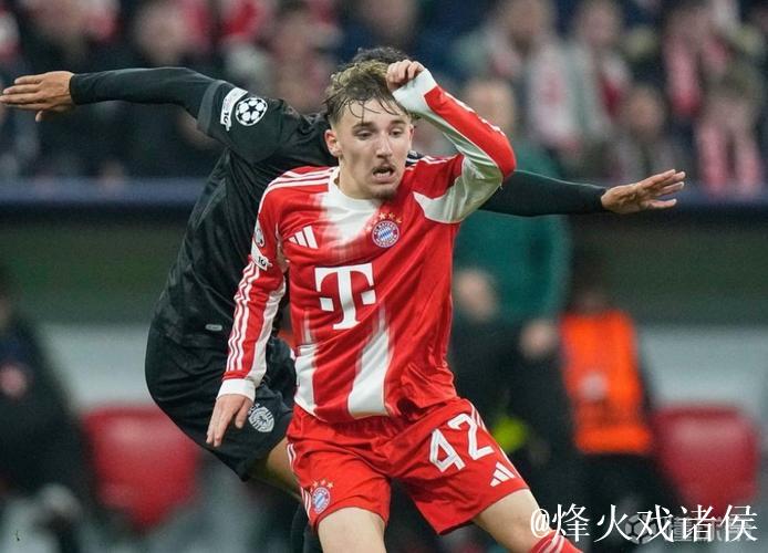 17岁290天，卡尔成为欧冠历史连续3场进球最年轻