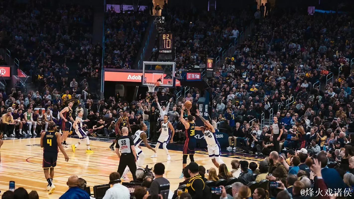 回暖！杰克逊次节连中2记三分，此前近5场比赛三分13中0