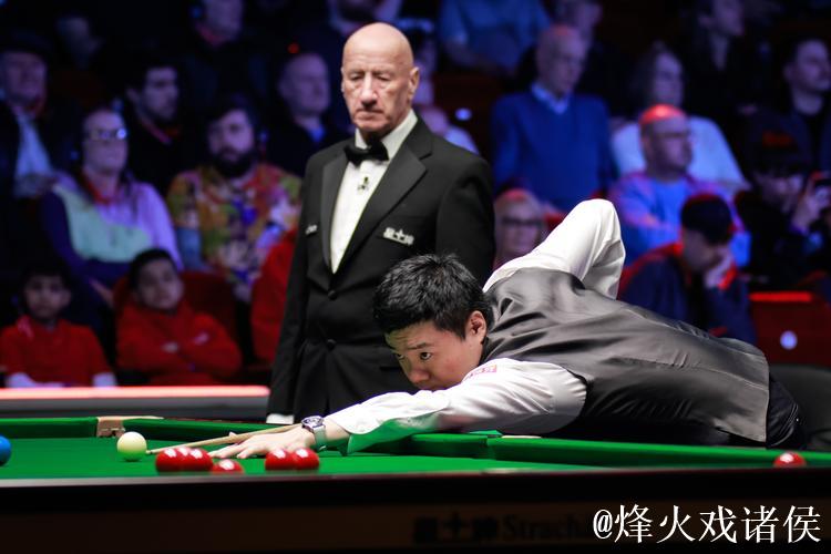 丁俊晖2-6不敌墨菲 无缘斯诺克国锦赛8强 丁俊晖2-6不敌墨菲 无缘斯诺克国锦赛8强
